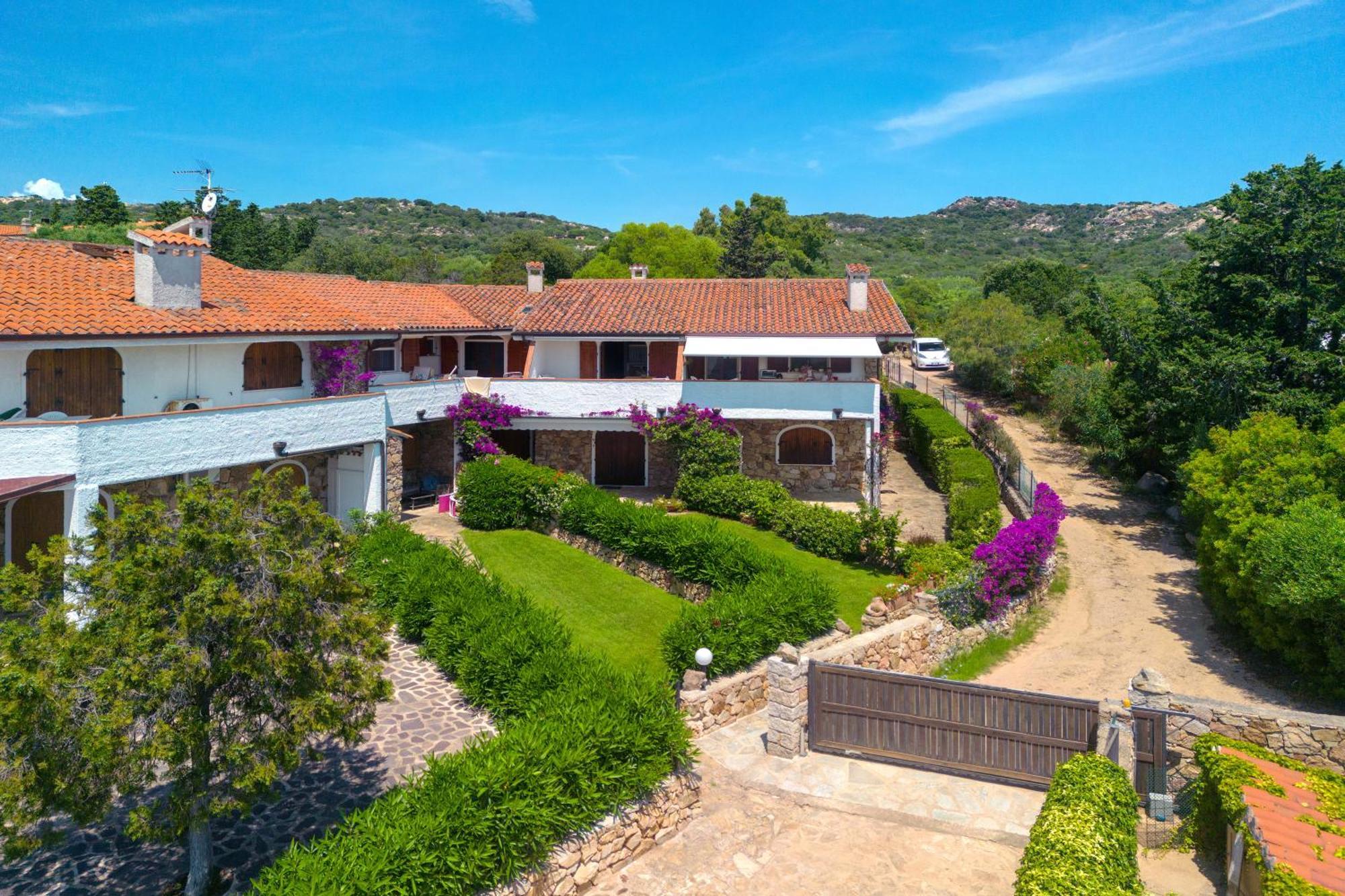 Baia Dorata Beach Apartment Porto Istana Exteriör bild