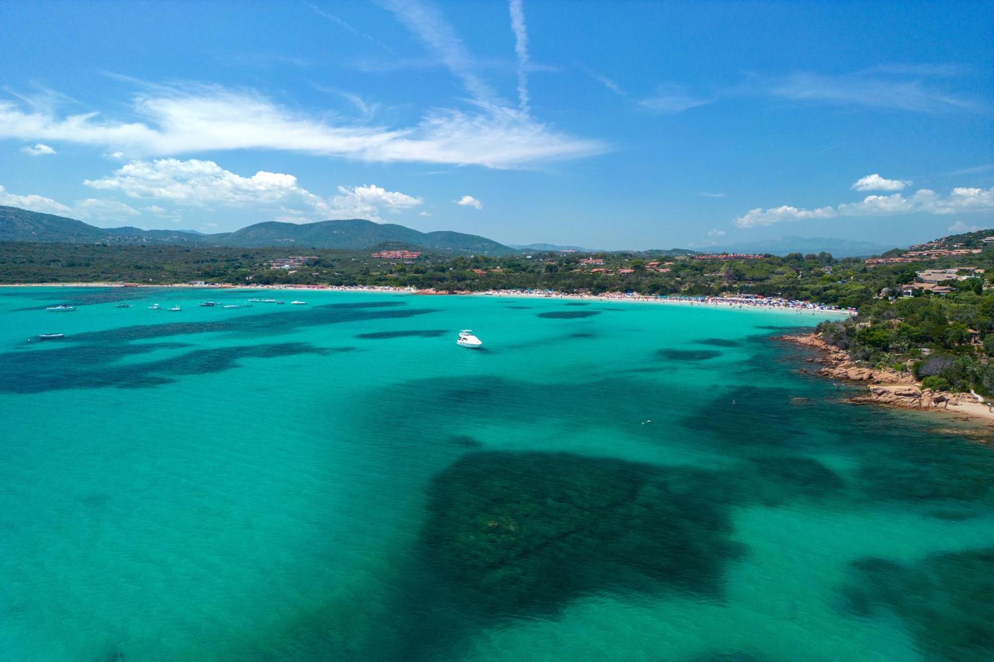 Baia Dorata Beach Apartment Porto Istana Exteriör bild