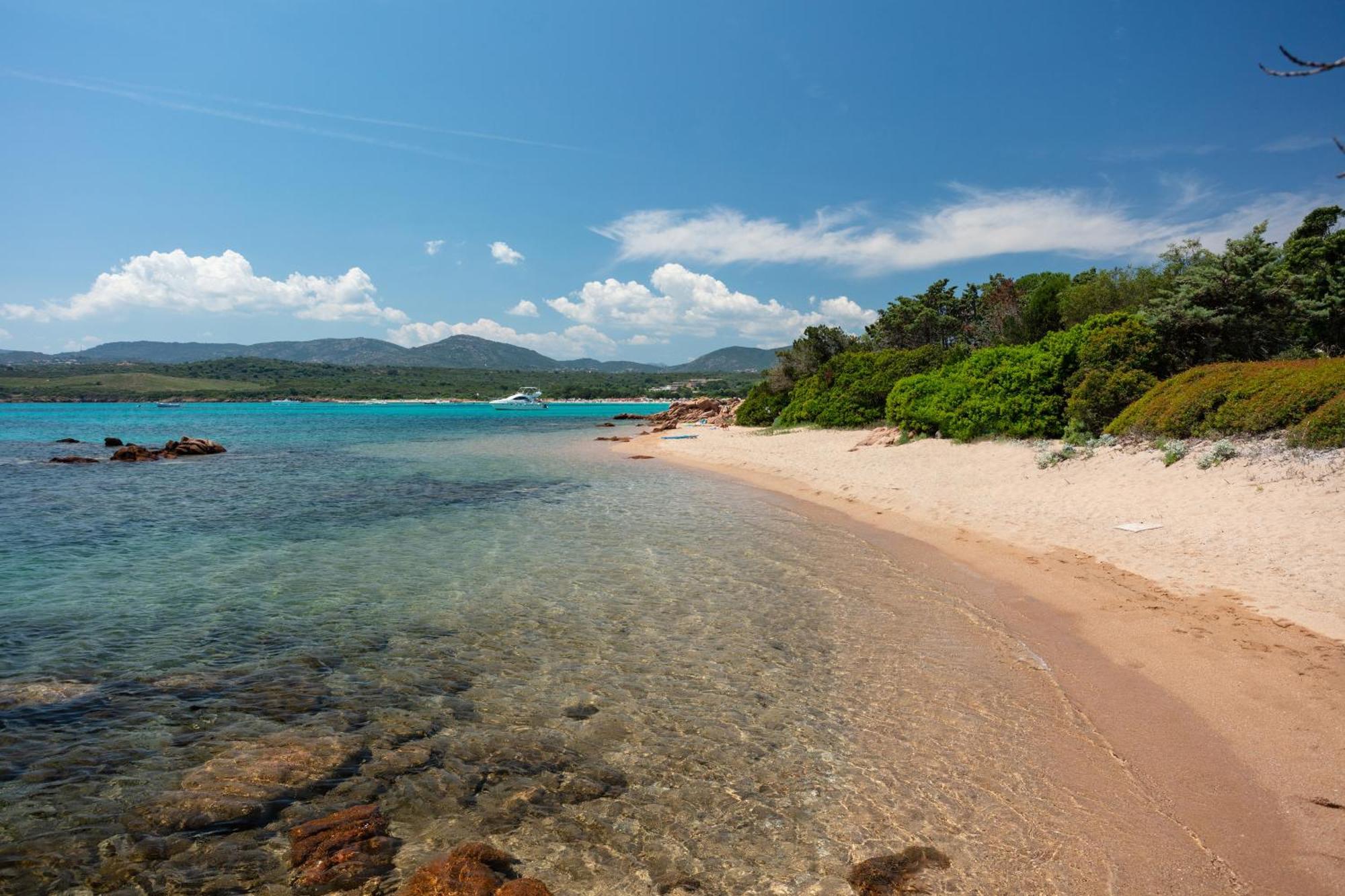 Baia Dorata Beach Apartment Porto Istana Exteriör bild