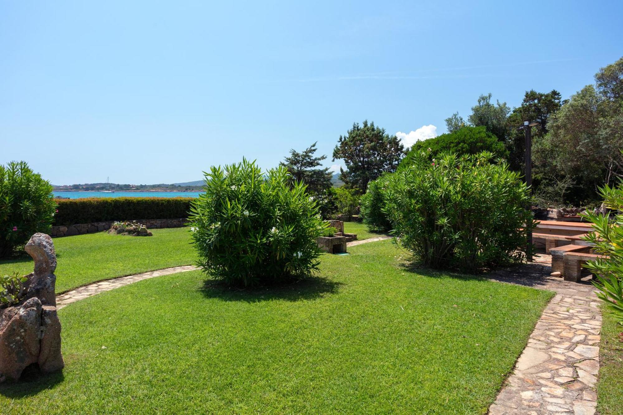 Baia Dorata Beach Apartment Porto Istana Exteriör bild